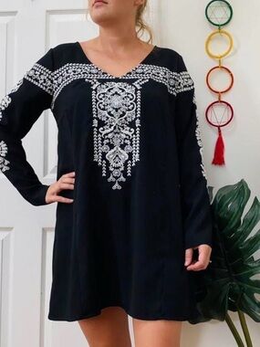A&F Embroidered Long Sleeve Tunic Dress | Boho Folklore Chic